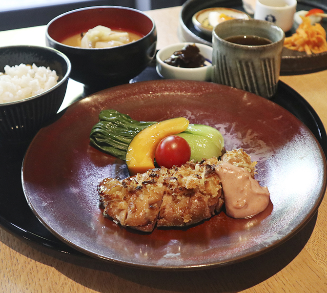 やわらかチキンのもろみ漬け御膳
