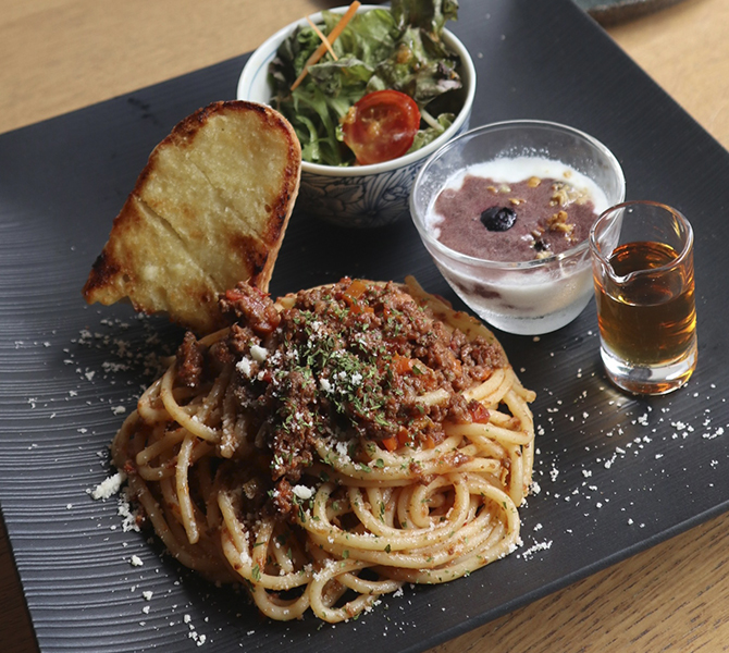 みりん薫る!贅沢ミートソースのパスタランチ